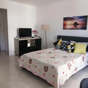 antibes-centre-studio-27-m2-rnov.fr-provencehotel.com/